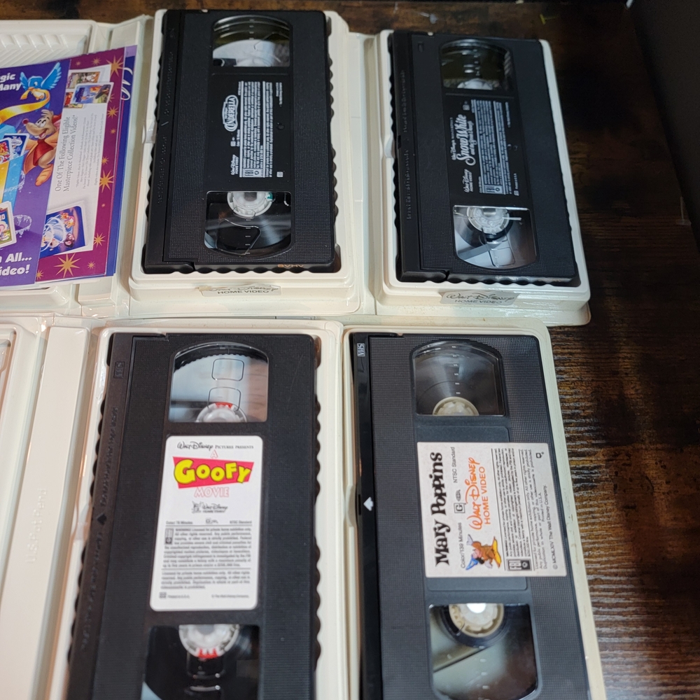 Disney VHS Classics Lot — Mary Poppins, Goofy Movie, Snow White, Cinderella - Picture 4 of 4